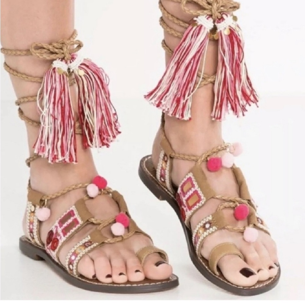 GLADIATOR SANDALS